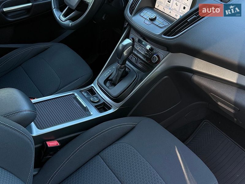 Внедорожник / Кроссовер Ford Kuga 2019 в Тернополе