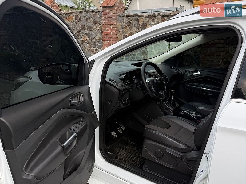Позашляховик / Кросовер Ford Kuga 2015 в Львові