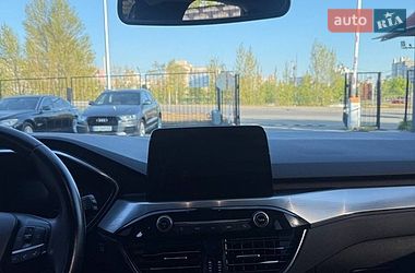 Позашляховик / Кросовер Ford Kuga 2022 в Києві