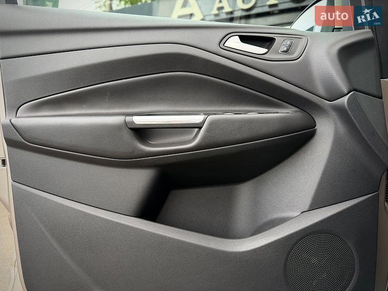 Позашляховик / Кросовер Ford Kuga 2019 в Києві