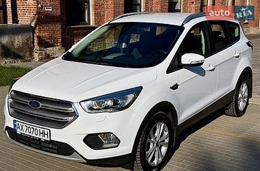 Внедорожник / Кроссовер Ford Kuga 2019 в Львове