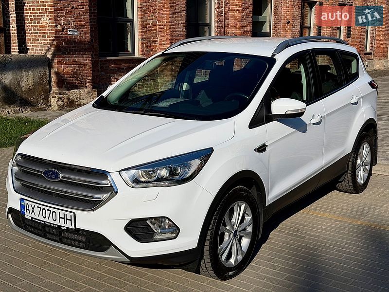 Внедорожник / Кроссовер Ford Kuga 2019 в Львове
