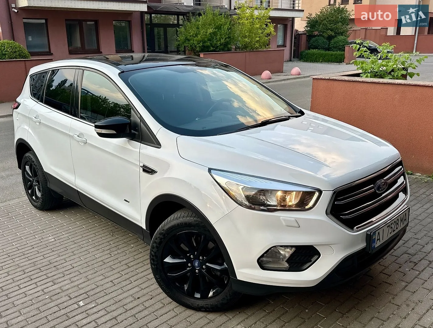 2017 Ford Kuga - фото 1