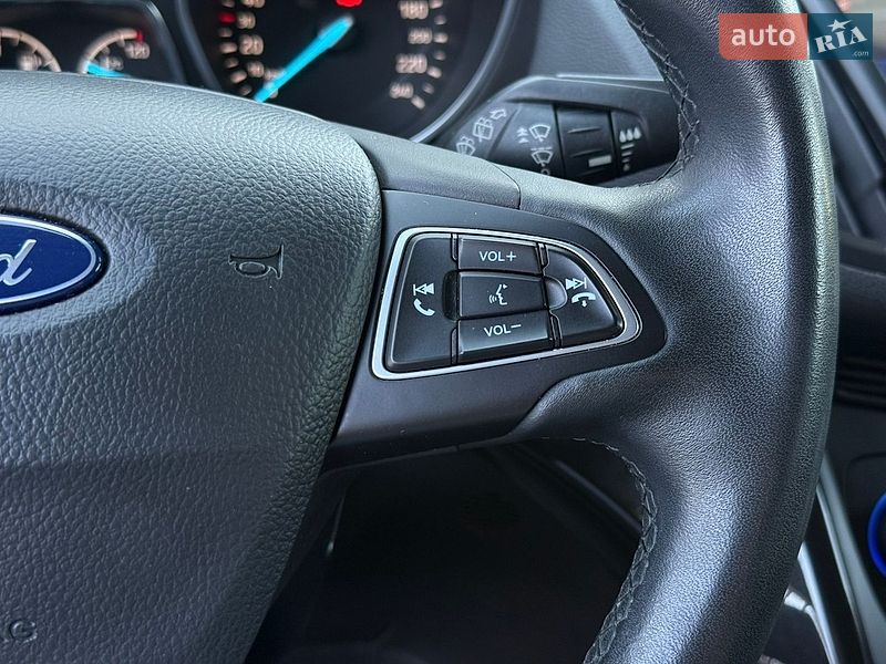 Позашляховик / Кросовер Ford Kuga 2019 в Миколаєві
