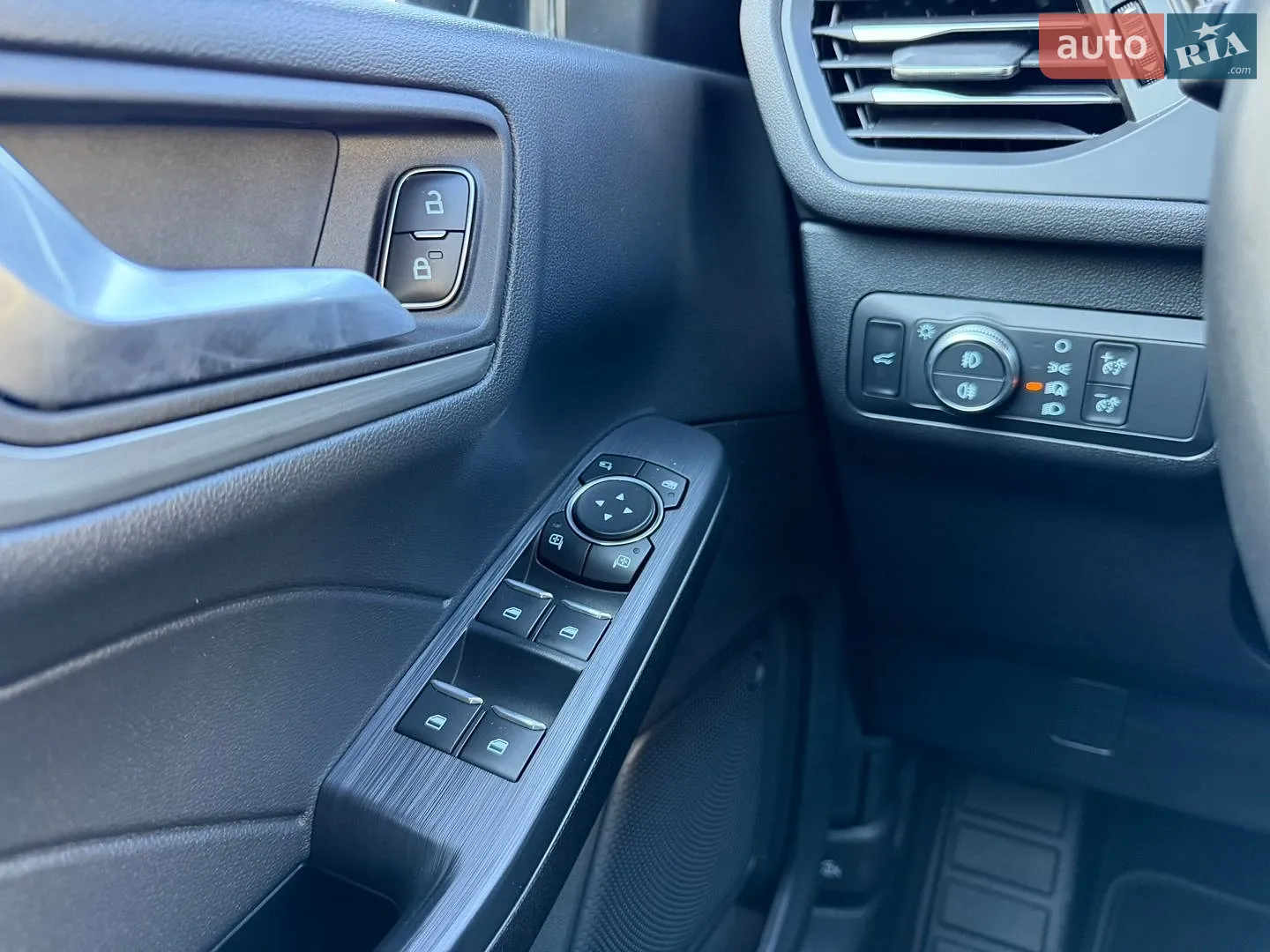 2022 Ford Kuga - мініатюра 22