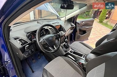 Внедорожник / Кроссовер Ford Kuga 2017 в Березному