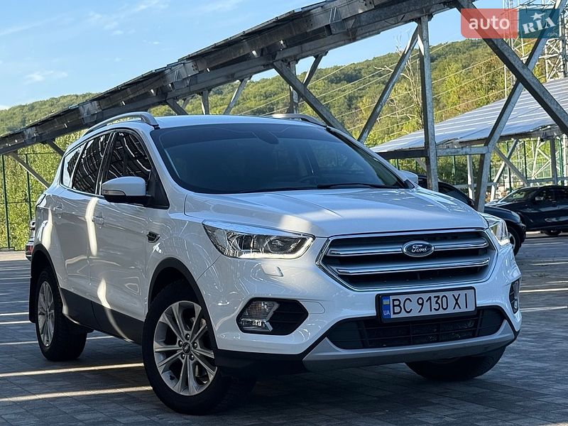 Позашляховик / Кросовер Ford Kuga 2019 в Львові
