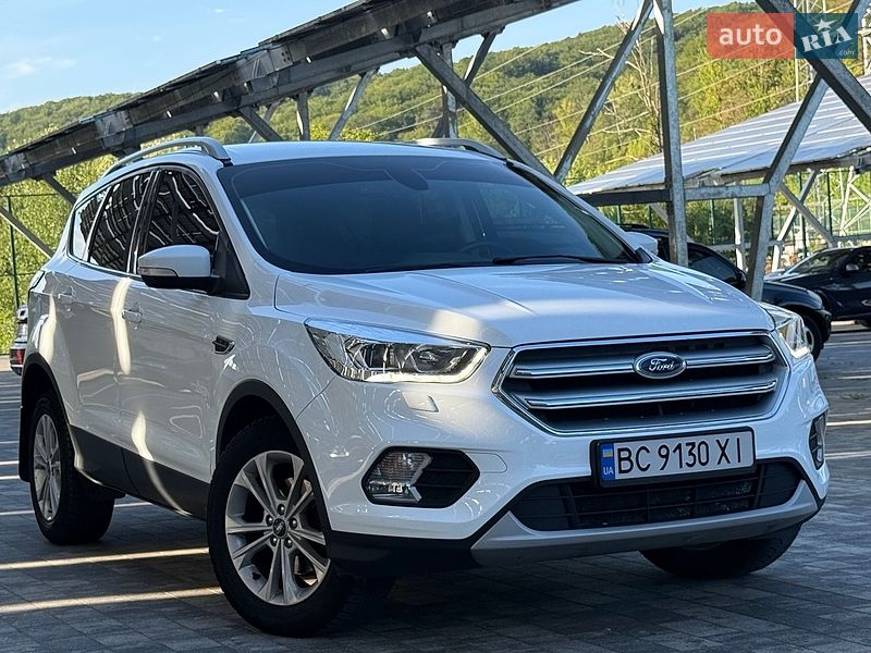 Позашляховик / Кросовер Ford Kuga 2019 в Львові
