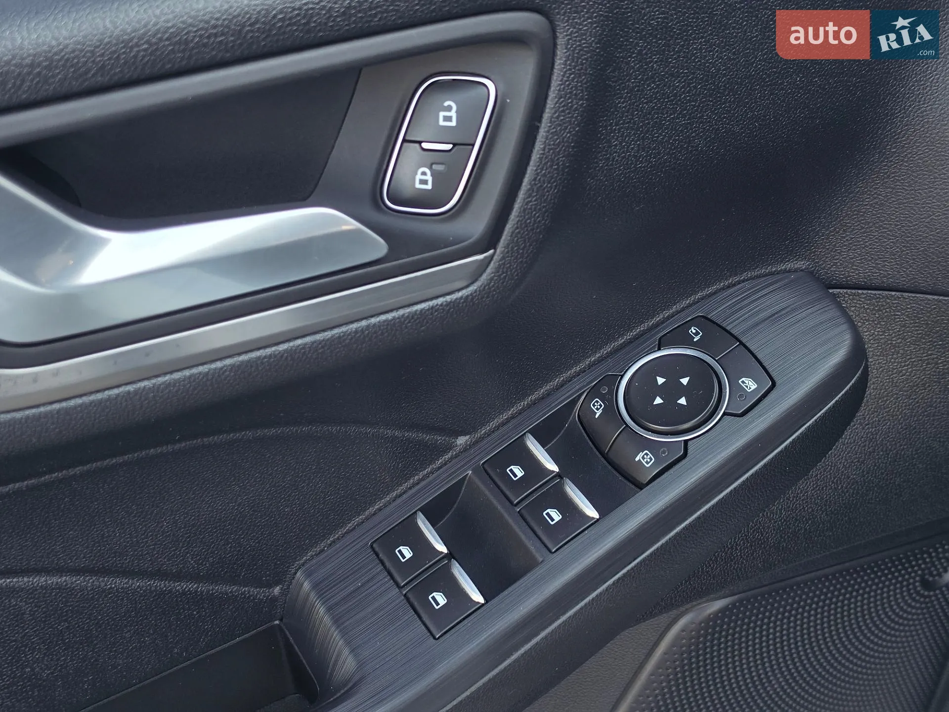 2021 Ford Kuga - мініатюра 24