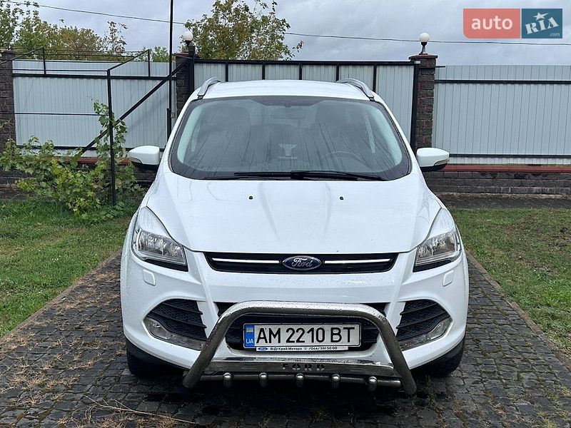 Внедорожник / Кроссовер Ford Kuga 2015 в Овруче
