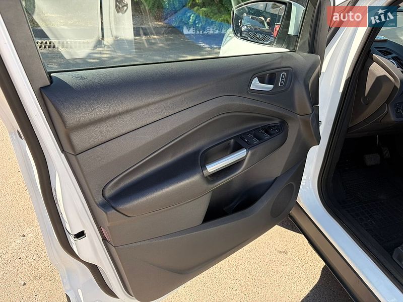 Внедорожник / Кроссовер Ford Kuga 2015 в Киеве