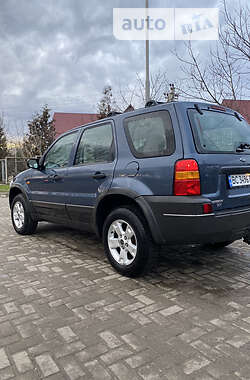 Внедорожник / Кроссовер Ford Maverick 2004 в 