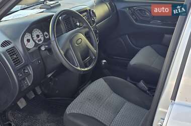 Внедорожник / Кроссовер Ford Maverick 2003 в 
