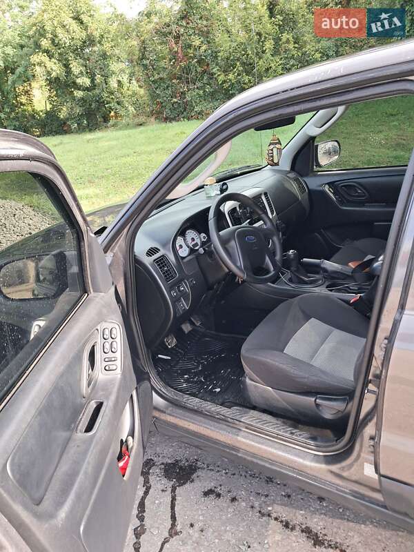 Внедорожник / Кроссовер Ford Maverick 2005 в Волковинцы