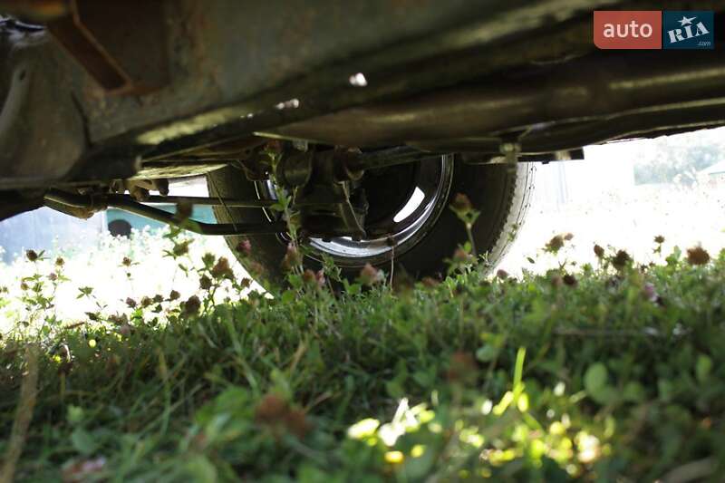 Седан Ford Model 48 1935 в Львове