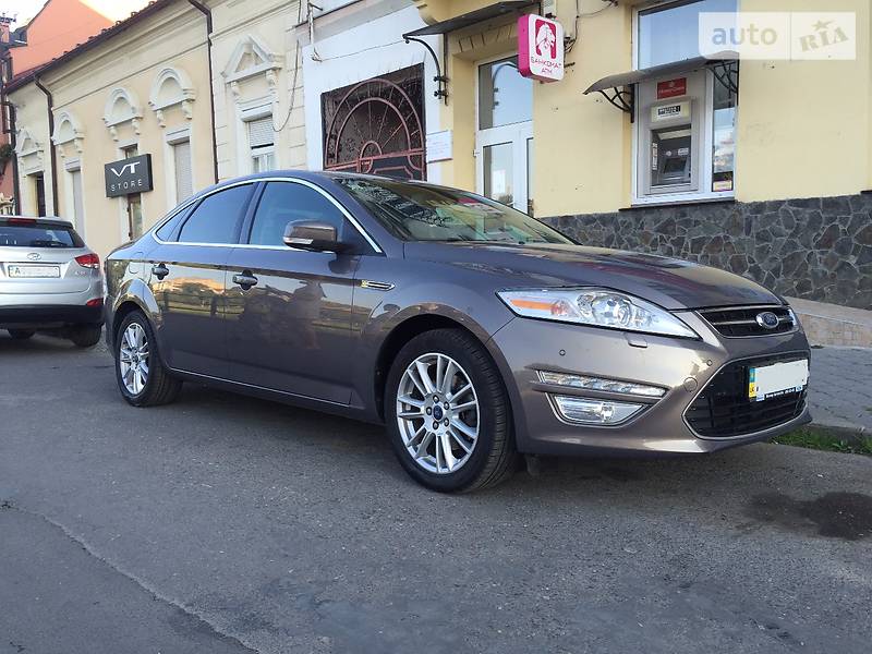 Седан Ford Mondeo 2011 в Ужгороді