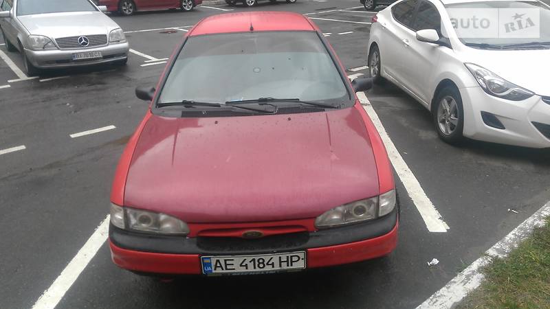 Хэтчбек Ford Mondeo 1993 в Полтаве