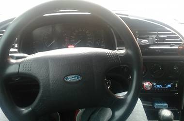 Хэтчбек Ford Mondeo 1993 в Полтаве