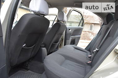 Ліфтбек Ford Mondeo 2003 в 