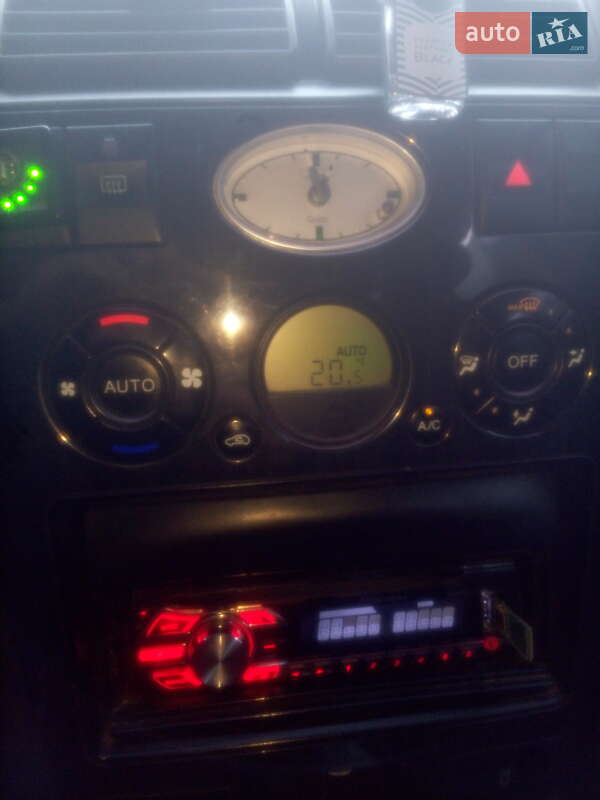 Седан Ford Mondeo 2002 в Сокале