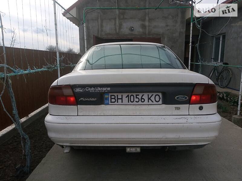 Седан Ford Mondeo 1993 в Білгороді-Дністровському