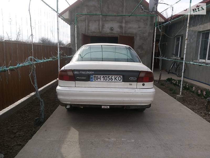 Седан Ford Mondeo 1993 в Білгороді-Дністровському