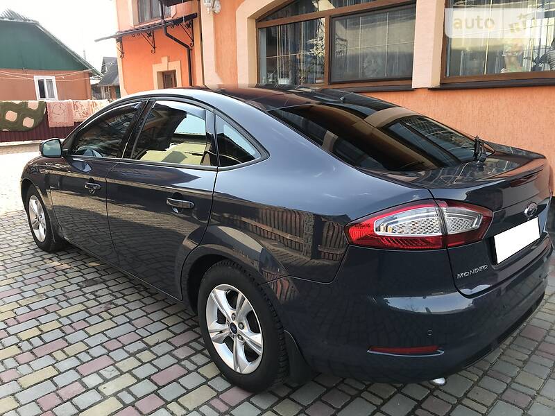 Хэтчбек Ford Mondeo 2013 в Сколе