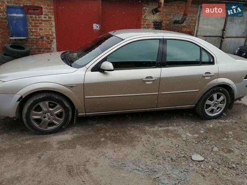 Седан Ford Mondeo 2002 в Сокале