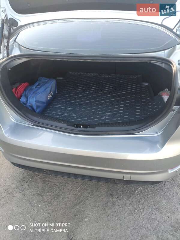 Седан Ford Mondeo 2011 в Киеве