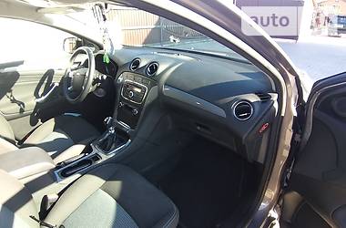 Седан Ford Mondeo 2012 в 
