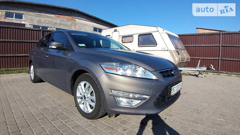 Седан Ford Mondeo 2012 в Сокале
