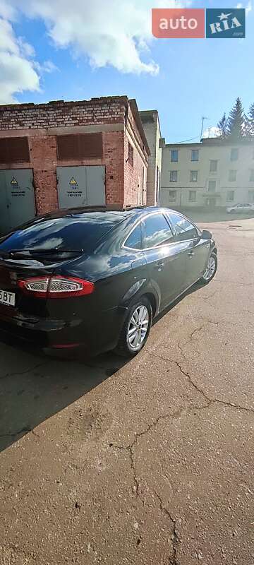 Лифтбек Ford Mondeo 2011 в Чернигове