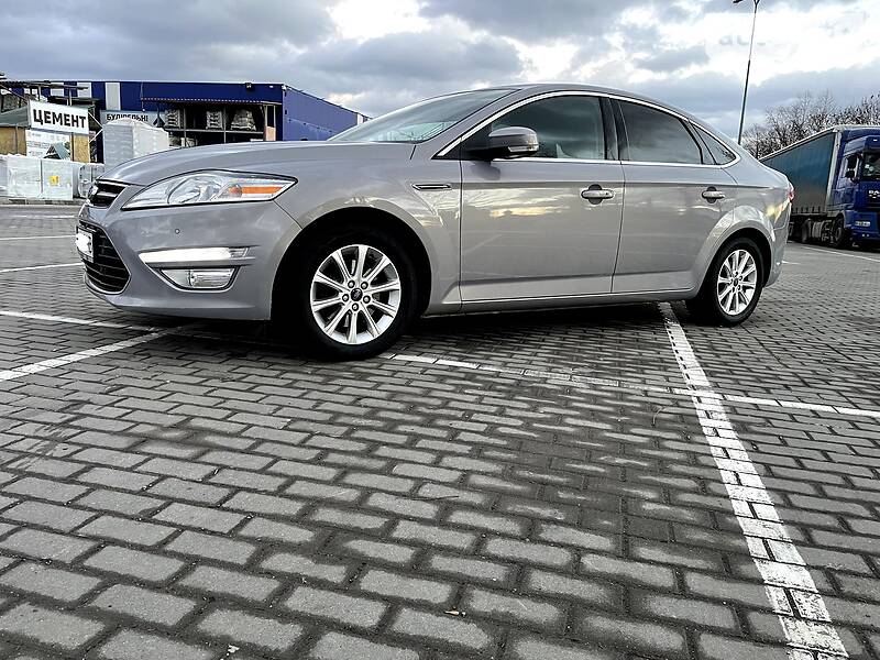 Седан Ford Mondeo 2014 в Коломые