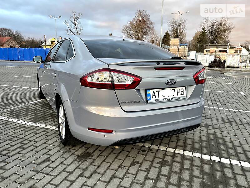 Седан Ford Mondeo 2014 в Коломые