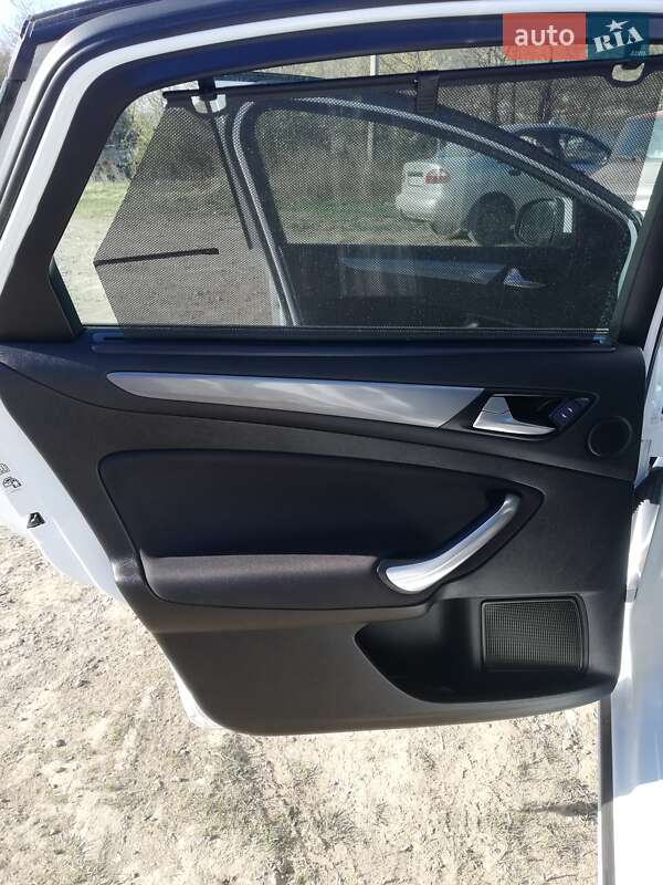 Седан Ford Mondeo 2011 в Кам'янець-Подільському