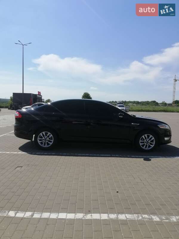 Седан Ford Mondeo 2011 в Виннице