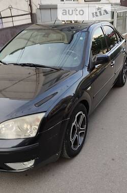 Хэтчбек Ford Mondeo 2004 в Черновцах