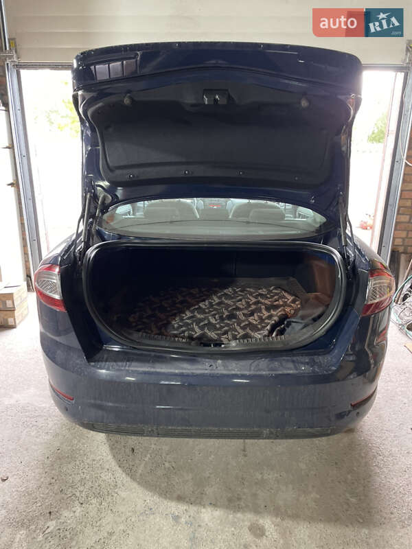 Седан Ford Mondeo 2012 в Білій Церкві