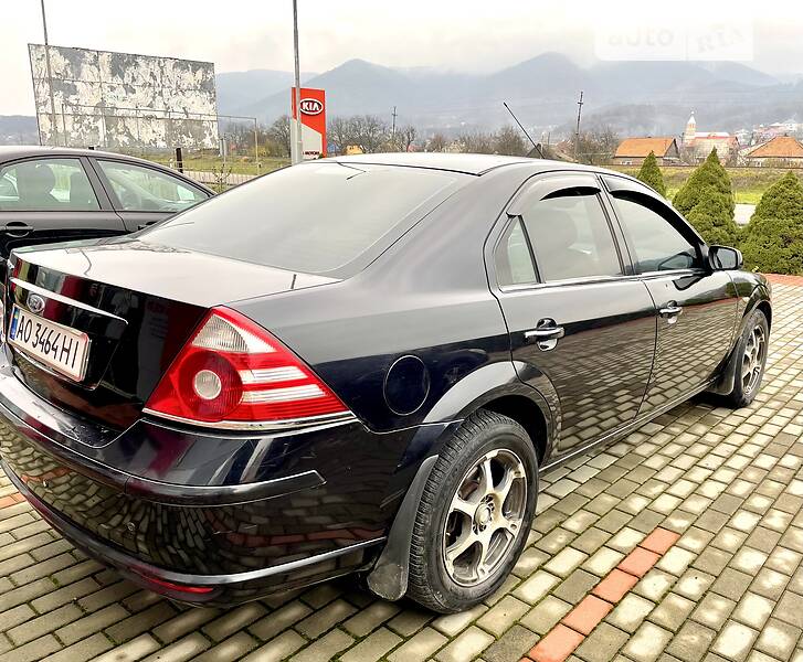 Седан Ford Mondeo 2006 в Хусте