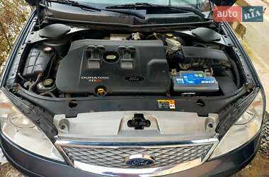 Хэтчбек Ford Mondeo 2005 в 