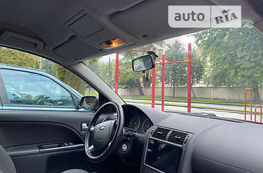 Лифтбек Ford Mondeo 2004 в 