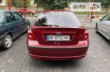 Лифтбек Ford Mondeo 2004 в 