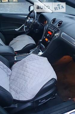 Лифтбек Ford Mondeo 2010 в 