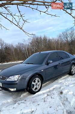 Лифтбек Ford Mondeo 2001 в 