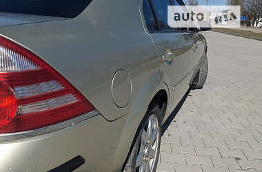 Седан Ford Mondeo 2003 в Чемеровцах