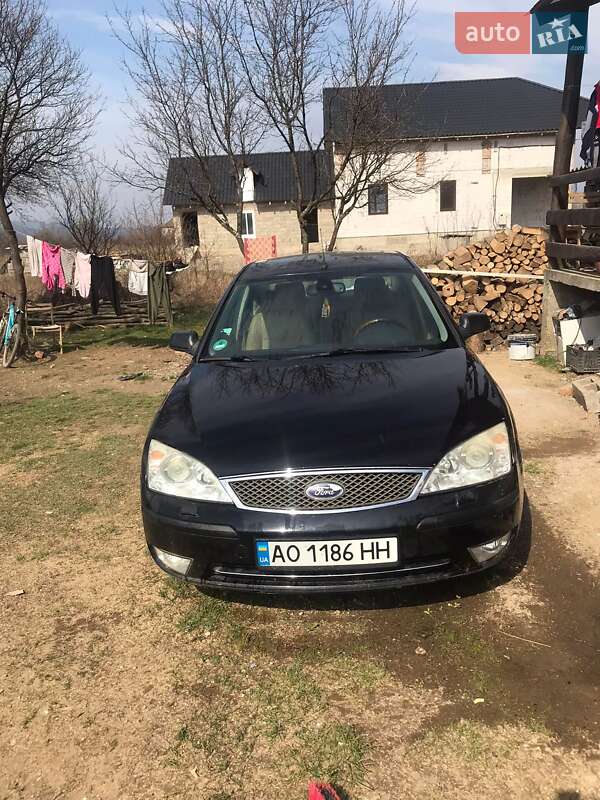 Седан Ford Mondeo 2004 в Хусте