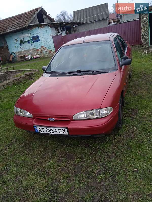 Седан Ford Mondeo 1994 в Кіцмані