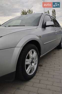 Ліфтбек Ford Mondeo 2003 в Ковелі