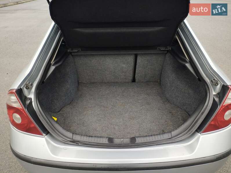 Лифтбек Ford Mondeo 2003 в Ковеле