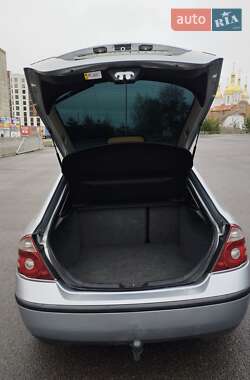 Ліфтбек Ford Mondeo 2003 в Ковелі